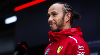 Hamilton onthult speciale helm voor weekend in Las Vegas | F1 Shorts