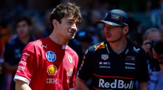 Leclerc APOYA a Verstappen en el problema ante Russell