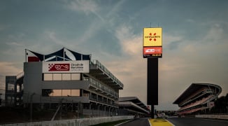 Spaanse bewaking pakt fans en media rondom circuit Barcelona aan