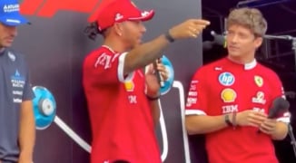 Hamilton krijgt lachers op de hand na anekdote in fanzone: "Dan ruik je echt iets dat stinkt"