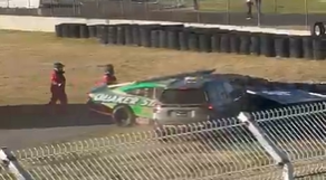 Opmerkelijke beelden uit Mexico: NASCAR-safety car botst tegen eerder gecrashte wagen