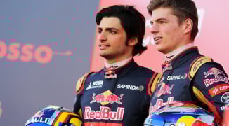 Sainz dankbaar voor tijd naast Verstappen als teamgenoot: 'Heeft mij karakter gevormd"