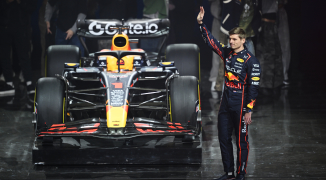 Boegeroep voor Verstappen, grappen en livery's: dit viel op tijdens F1 75 in Londen