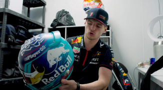VIDEO: Verstappen présente un nouveau casque pour Miami