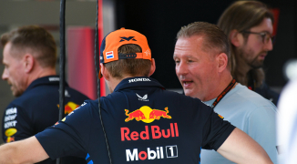 VIDEO: Max Verstappen ziet vader Jos als een potentiële teambaas l GPFans News