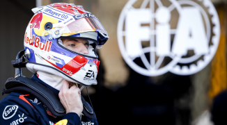 Verstappen over boordradio in Monaco: "F*ck me! Had m'n kussen mee moeten nemen"