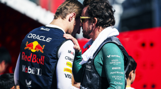F1 champion crashes OUT of Australian Grand Prix