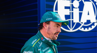 F1 Hoy: Alonso es torturado en Aston Martin; Reparte golpes por ello