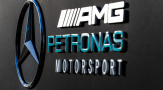 Mercedes firma un nuevo contrato CRUCIAL