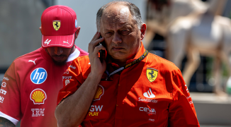 F1 Ferrari Oggi: Hamilton affronta una dolorosa prova; Polizia indaga su un crimine nella villa Schumacher