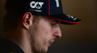 Verstappen weigert gesprek met Red Bull over dramatisch optreden in Bahrein