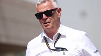 Why did FIA suspend F1 race steward Derek Warwick?