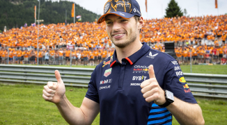 Verstappen houdt Norris en Piastri voor de gek: "Dat oranje achter mij is lelijk!"