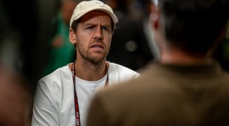Vettel doorbreekt stilzwijgen over exit Horner: "Het is vreemd"