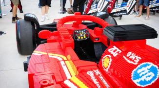 Antonelli e i suoi compagni di squadra guidano il GP di Miami a bordo di auto di F1 LEGO.