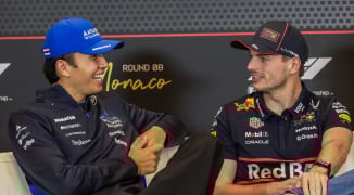 Coureur reageert na kritiek rondom Verstappen, 'Red Bull-aandeelhouder wil Albon terug' | GPFans Recap