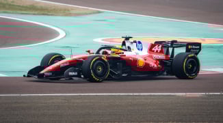 Lewis Hamilton shows off BRAND NEW F1 feature for the first time