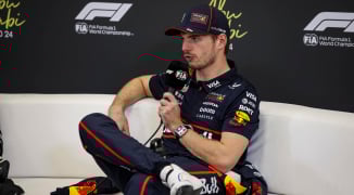 Verstappen geïrriteerd na vraag over Barcelona: "Nu geef je me een stomme grijns"