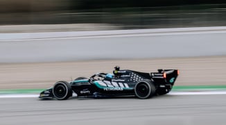 Mercedes 'bemoedigd' na positieve testdag: "Auto beter op het circuit dan in de simulator"