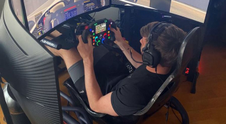 Verstappen met Team Redline in actie tijdens virtuele 24 uur van Daytona