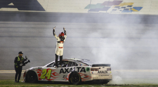NASCAR Results Today: Hamlin suffers Daytona 500 HEARTBREAK as star takes DRAMATIC last lap victory