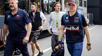 'Verstappen blijft bij Red Bull, maar krijgt groen licht om in 2027 ergens anders te rijden'