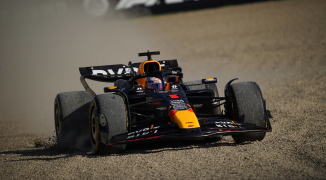 Verstappen despeja las dudas; Desastre para Checo y Alonso