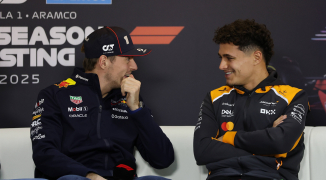 Verstappen plaagt Norris na pitstop-incident: ''Dure grasmaaier!''