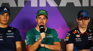 Alonso en Verstappen vinden F1-kalender te lang: "Niet vol te houden zo"