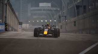 FIA velt oordeel over gele vlag-overtreding Verstappen en Hamilton in Singapore
