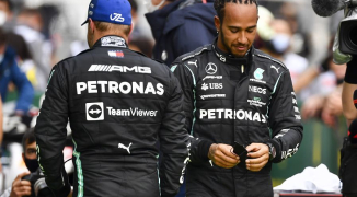 Bottas eerlijk over periode bij Mercedes als teamgenoot Hamilton: "Vijf jaar in ontkenning"