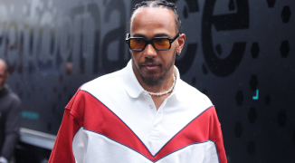 Hamilton, DISTRAÍDO de Mercedes