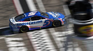NASCAR Results Today: Kyle Larson shines at Homestead as Team Penske star suffers catastrophic failure