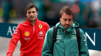 F1 News Today: Sainz's future after Alonso's AM renewal and Hamilton details Brad Pitt near miss