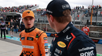 Verstappen geeft zichzelf schouderklopje na zege: "Er waren gewoon sterkere teams"