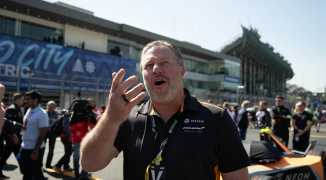 Voici l'impressionnante collection de voitures et de Formule 1 de Zak Brown