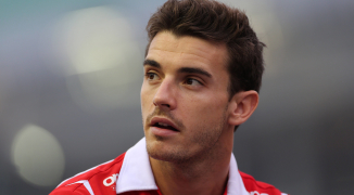 Het verhaal van de veel te vroeg door crash in Japan overleden Jules Bianchi