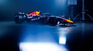 Red Bull onthult de daadwerkelijke RB22-bolide voor testdagen in Barcelona
