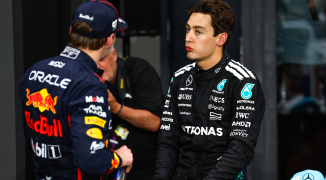 Russell "totaal niet" verrast door straf voor Verstappen: "Dat hij de plek niet meteen teruggaf..."