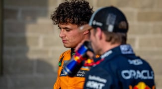 Norris opmerkelijk eerlijk: 'Ik zit op dit moment nog niet op niveau van Verstappen'