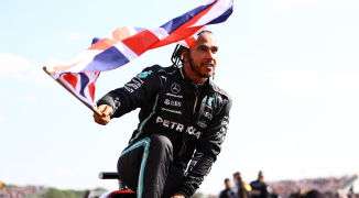 Tim Coronel kraakt Hamilton: "Het is typisch, hij heeft altijd wel wat te zuigen"