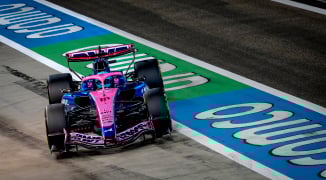 Alpine springt in het oog met opvallende achtervleugel in Bahrein