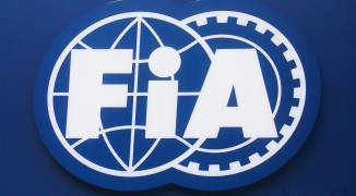 FIA geeft Mercedes boete na incident Russell en Alonso in Zandvoort