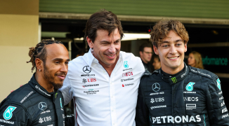 Kravitz ziet neuzen bij Mercedes andere kant op staan: "Hamilton denkt dat auto vervloekt is"
