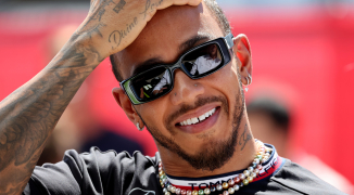 "Lewis Hamilton no le regaló su trofeo a nadie"