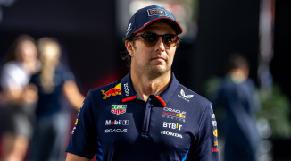 Checo Pérez Hoy: Brilla en Japón y defiende a su gran enemigo