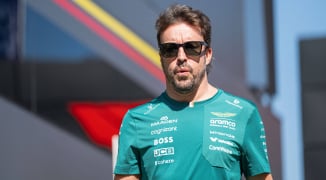 F1 team boss spotted at Aston Martin hospitality as Fernando Alonso rumours swirl