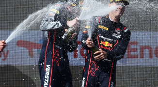 Lulham bijna sprakeloos na Spa 24H-zege: "Heel veel hulp gekregen van Verstappen"