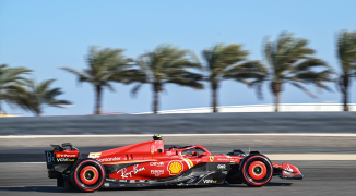 Q1 Bahréin: Sainz vence a Verstappen; Checo pasa sin problemas