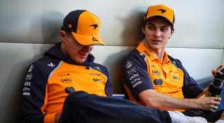 'McLaren grijpt in: mediaverbod voor Piastri en Norris richting Abu Dhabi-ontknoping'